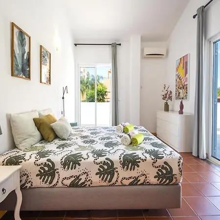 Villa In Quarteira Near Vilamoura Beach Villa Quarteira