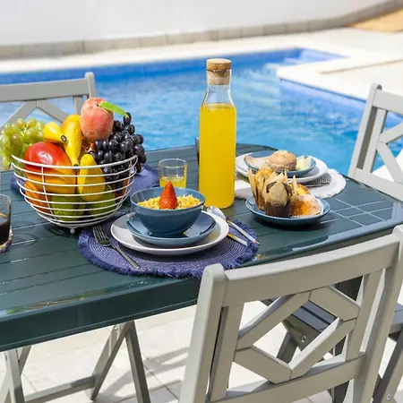 Villa In Quarteira Near Vilamoura Beach Villa Quarteira