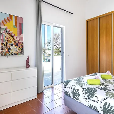 Villa In Quarteira Near Vilamoura Beach * Quarteira