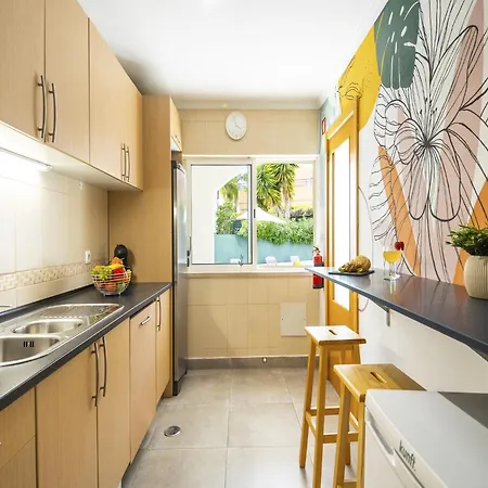 Villa Villa In Quarteira Near Vilamoura Beach